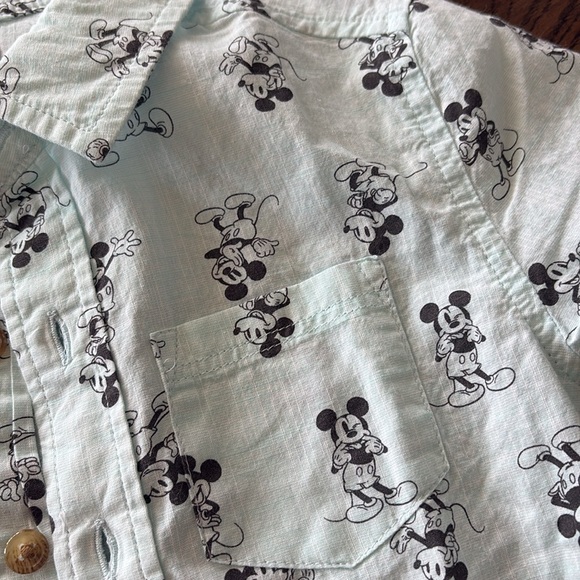 Mickey Mouse boys button down shirt - Picture 3 of 3